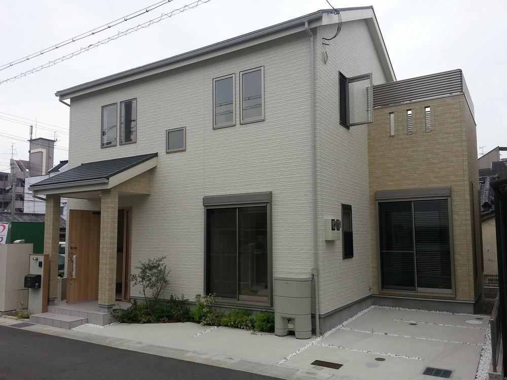 Local appearance photo. Local model house! Tours being held!