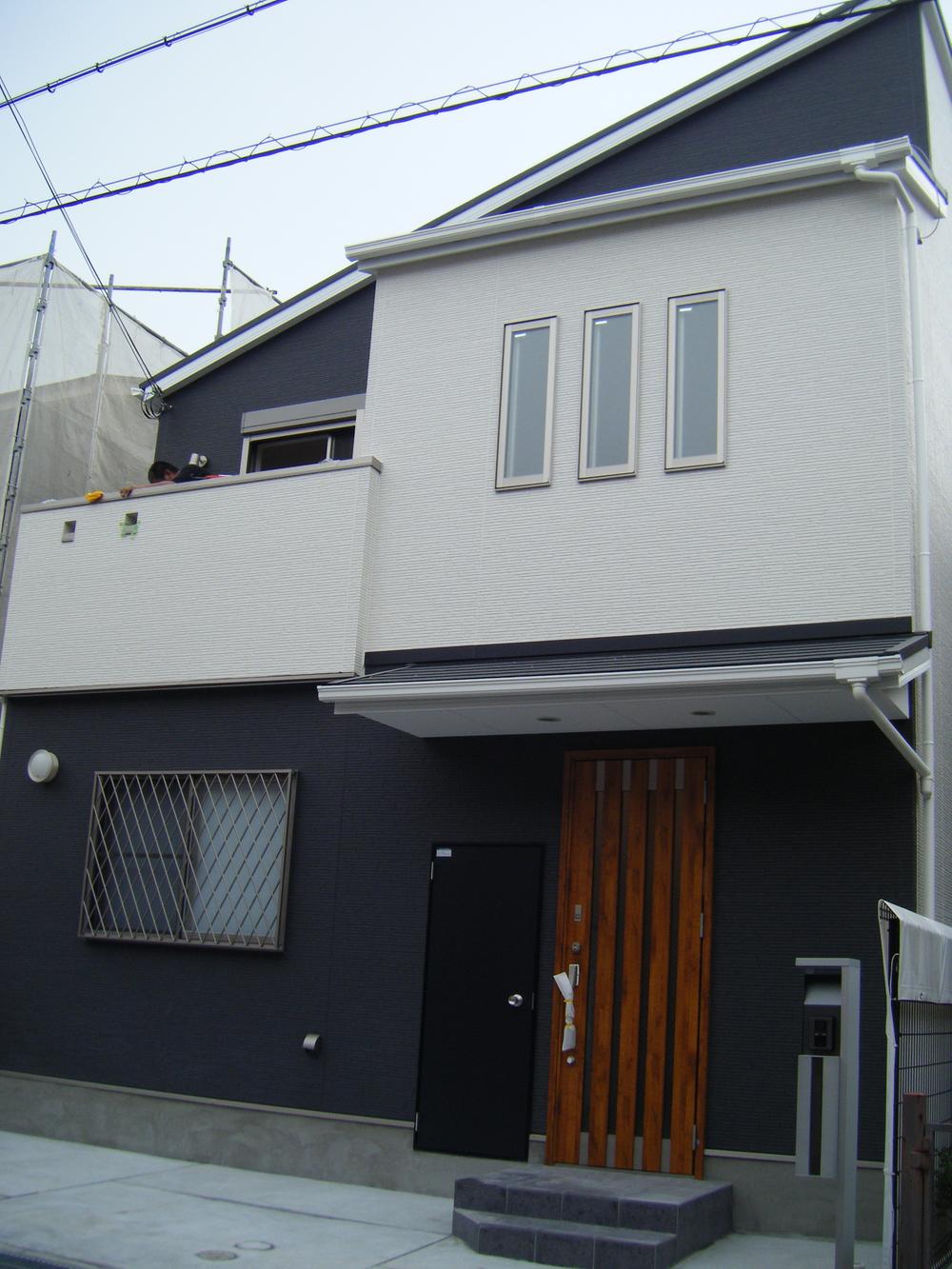 Local appearance photo. Simple modern white and black!