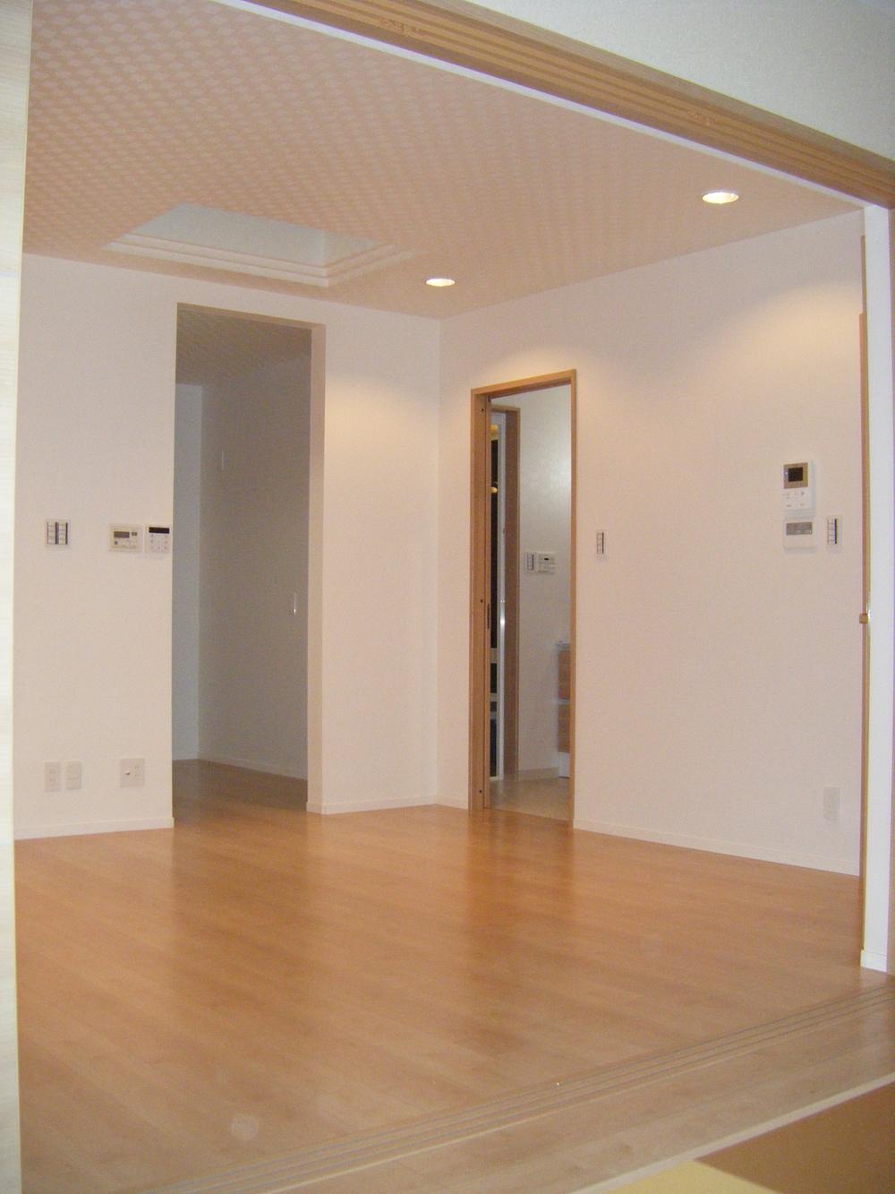 Living. The LDK blow ・ Floor heating equipped