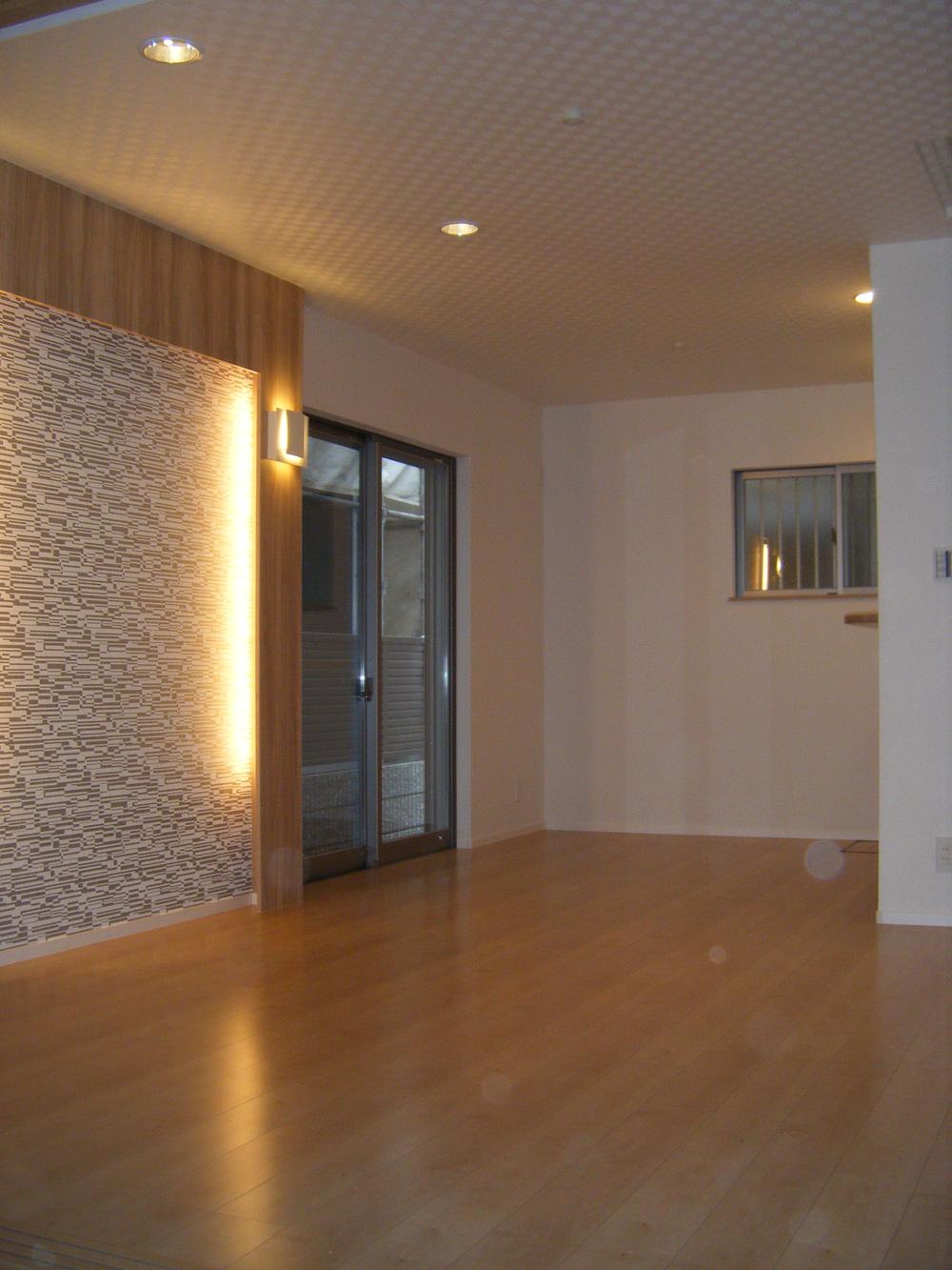 Living. Everywhere in downlight