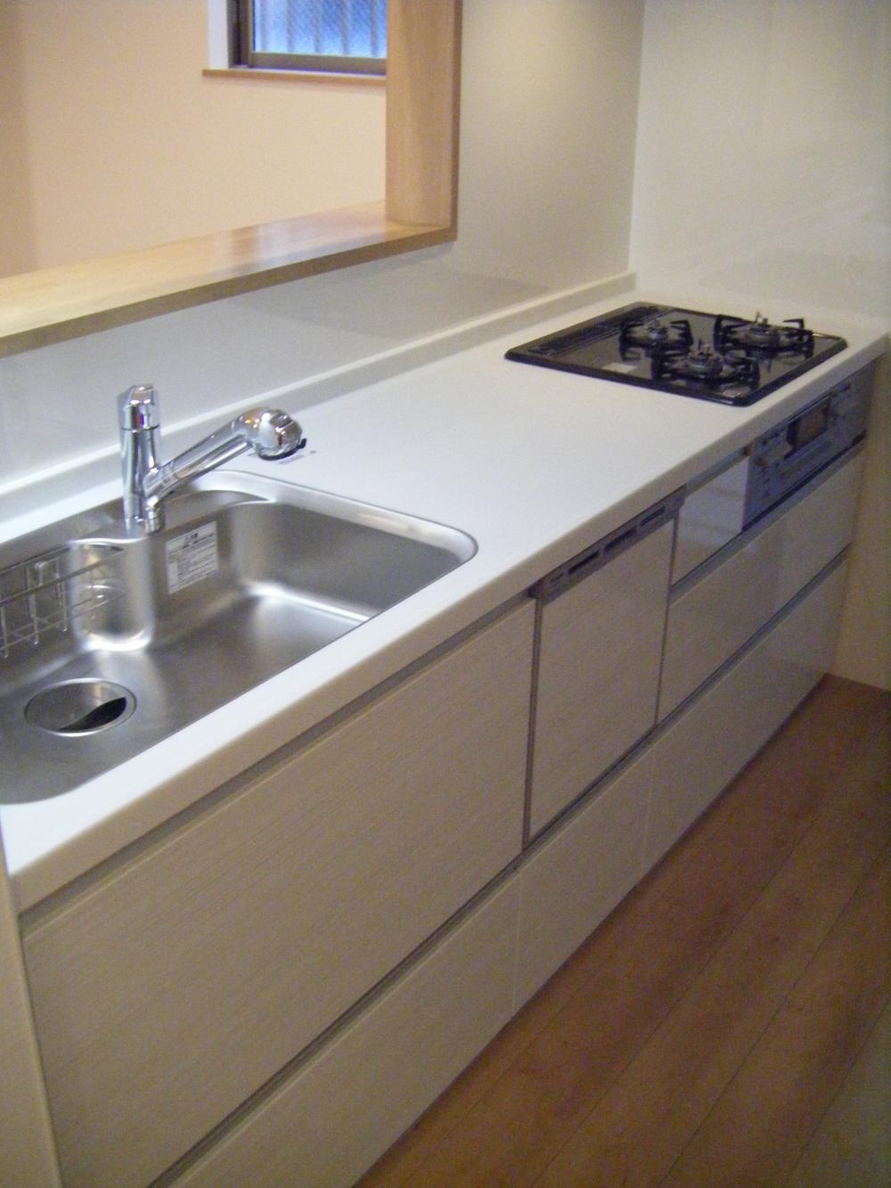 Kitchen. Panasonic-made system Kitchen