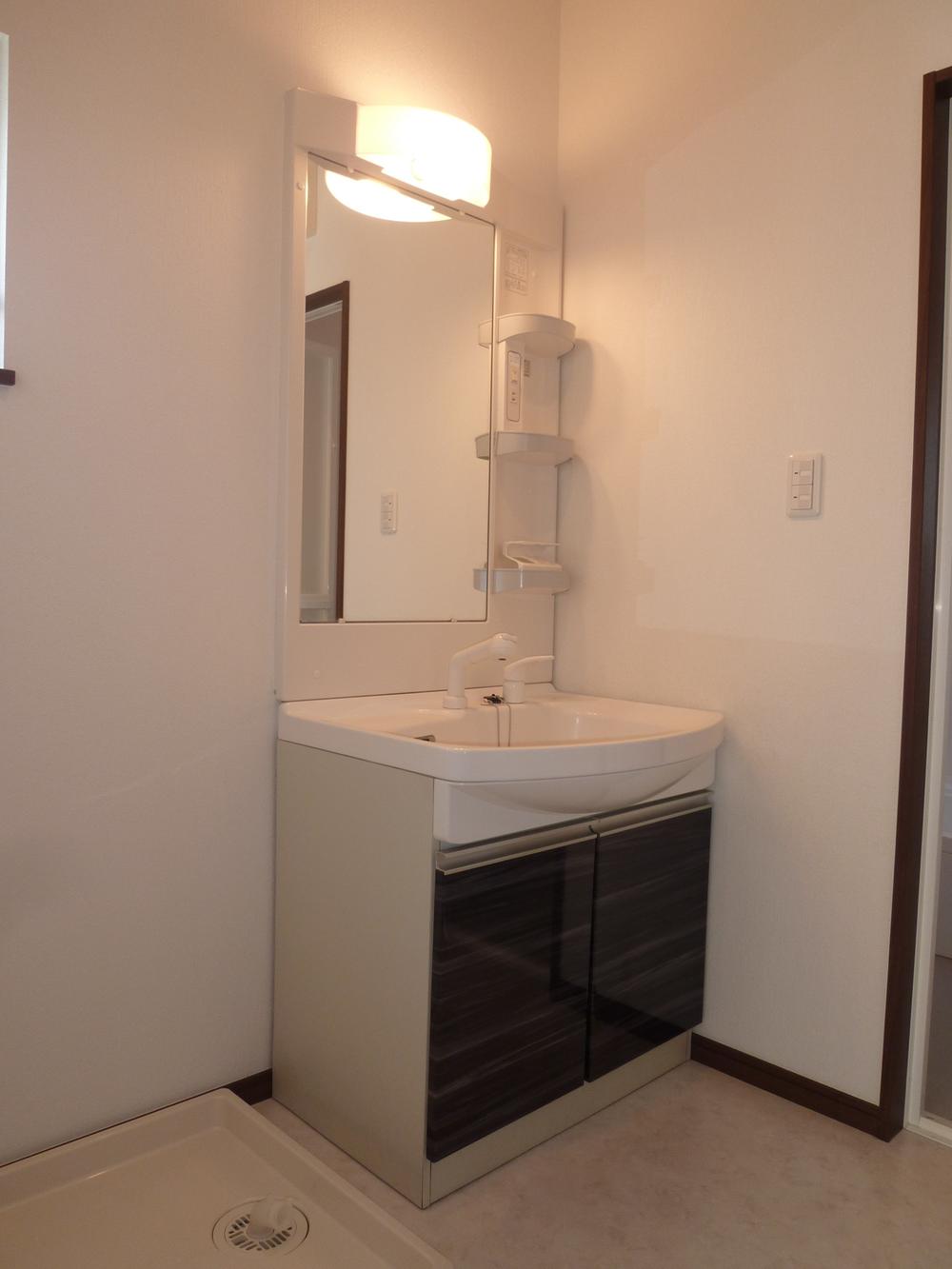 Wash basin, toilet. It is a perfect morning grooming check also in wide specification. 