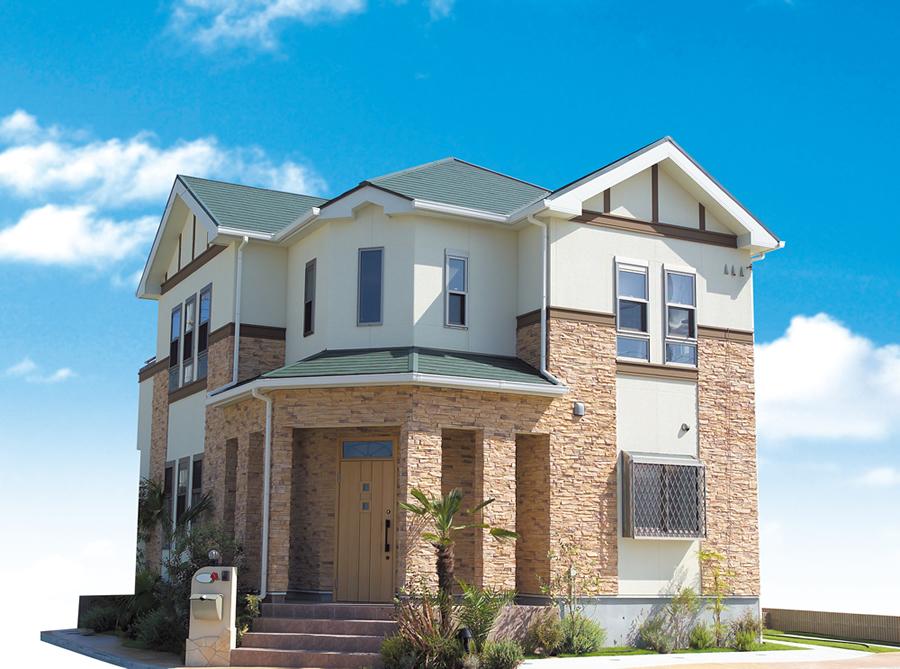 Local appearance photo. House spacious foster communication in the living room and a wood deck. Why do not we spend every day while petting with nature?
