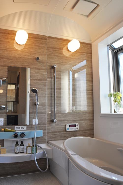 Bathroom. Bathroom flowing time of relaxation (shooting at the local No. 158 destination)