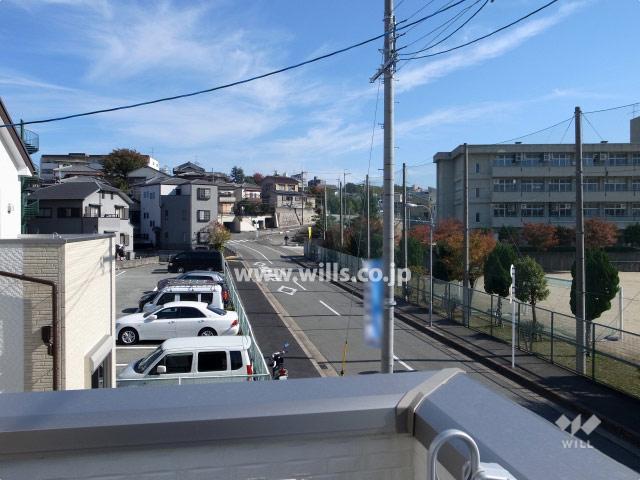 View photos from the dwelling unit. Local (11 May 2013) Shooting