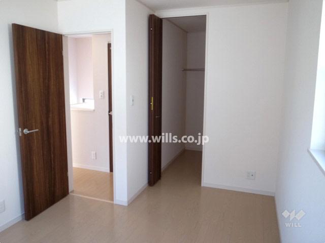 Non-living room. Local (11 May 2013) Shooting