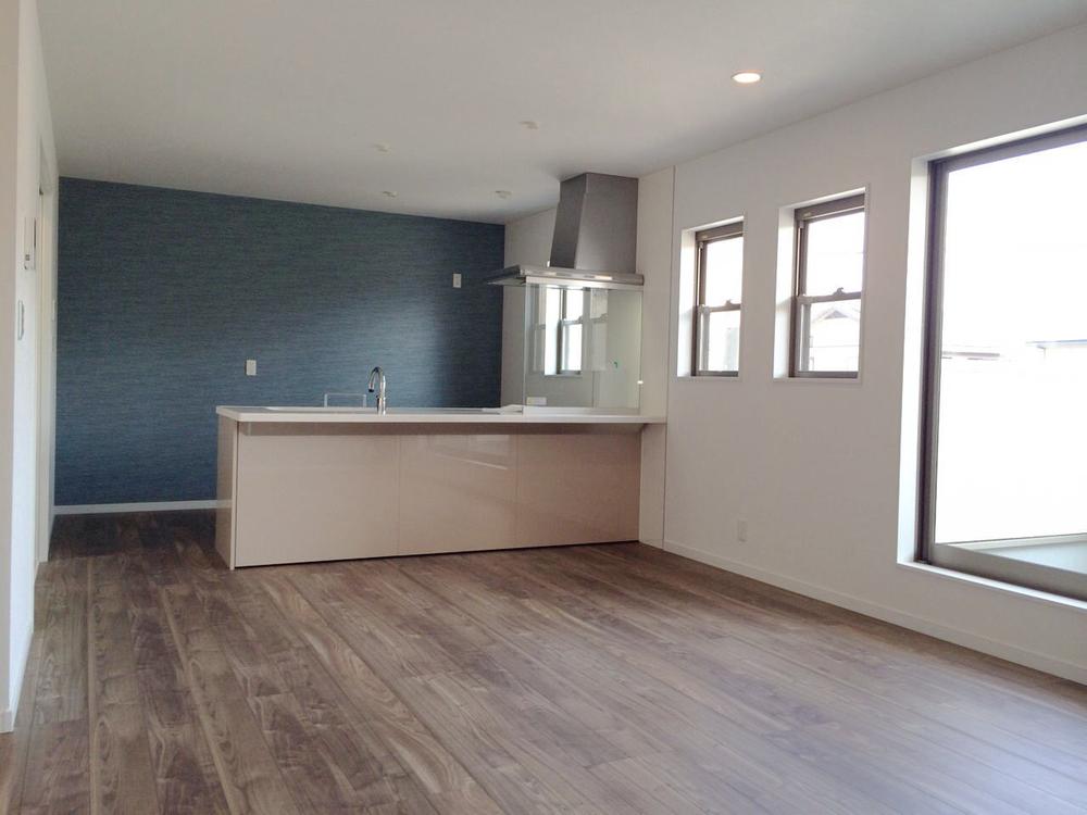 Living. Local (11 May 2013) Shooting