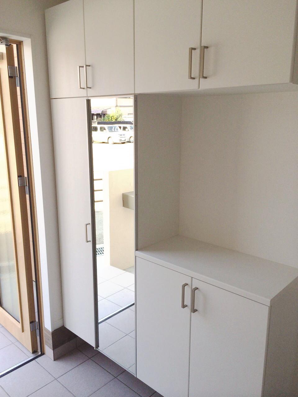 Entrance. Local (11 May 2013) Shooting