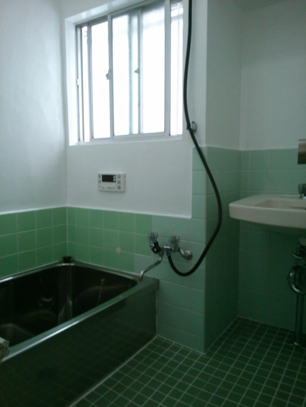 Bathroom. Indoor (February 2013) Shooting