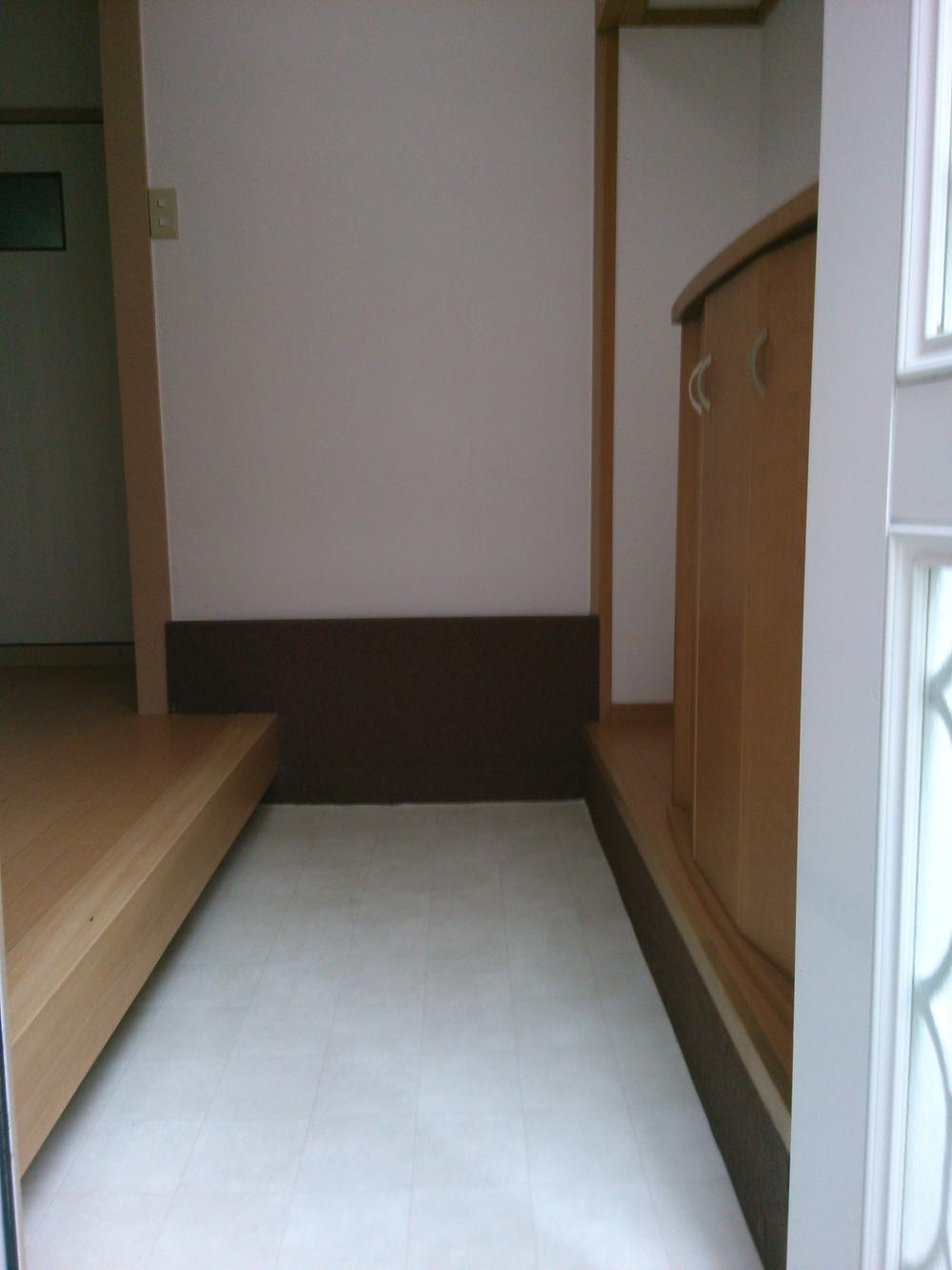 Entrance. Local (February 2013) Shooting