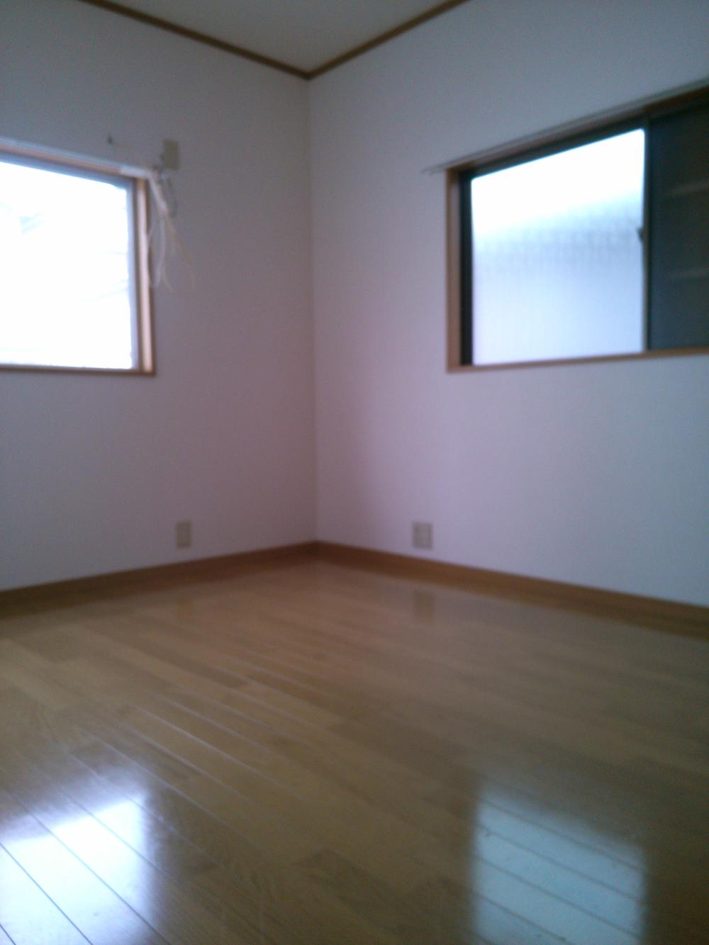 Non-living room. Indoor (February 2013) Shooting