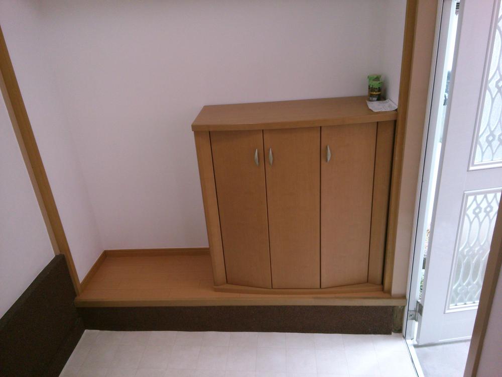 Entrance. Local (February 2013) Shooting