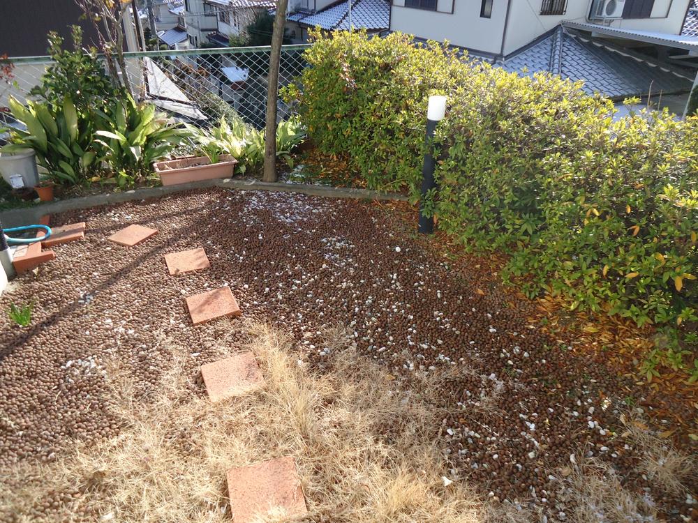 Garden. Local (January 2013) Shooting