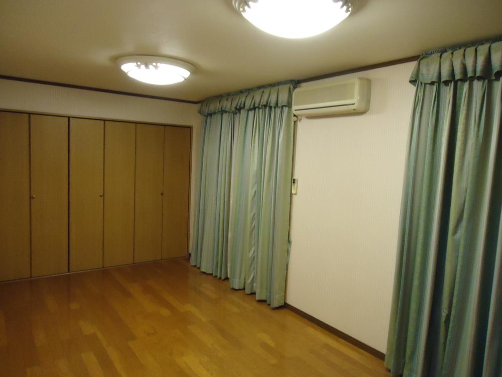 Other introspection. Room (May 2013) Shooting