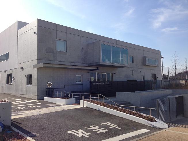 kindergarten ・ Nursery. To Misuzu school Mori children Gardens until 800m roar only forest school site. 0-year-old ~ Learn is in the same site until the 15-year-old, It is the nation's first on-site placement.