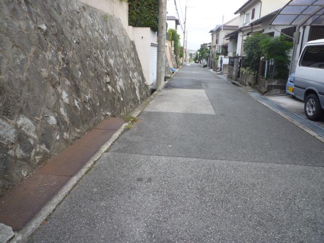 Local photos, including front road. Less the entire road of traffic will be peace of mind