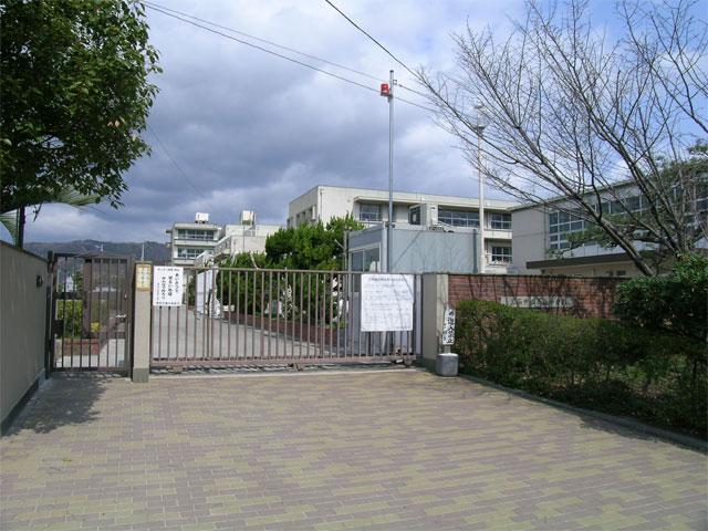 Primary school. 640m to Southwest Elementary School