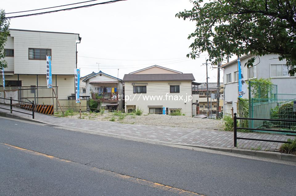 Local photos, including front road. Local (10 May 2013) Shooting