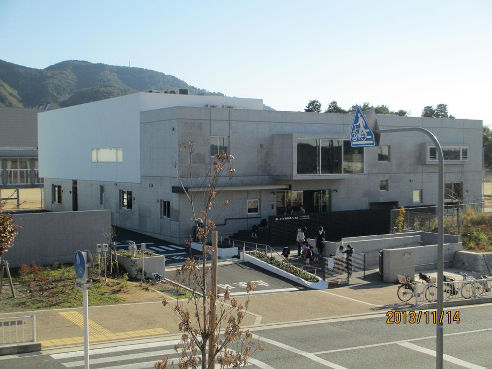 kindergarten ・ Nursery. Yohoichi integrated facility to the certification children Garden 750m