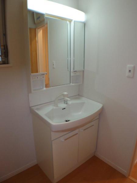 Same specifications photos (Other introspection). Vanity with excellent storage capacity and functionality