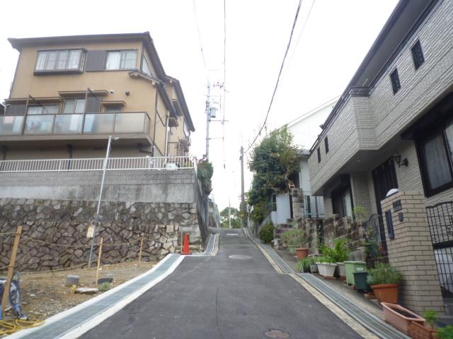 Local photos, including front road. Local (11 May 2013) Shooting