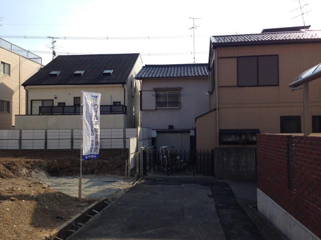 Local photos, including front road. Local (10 May 2013) Shooting