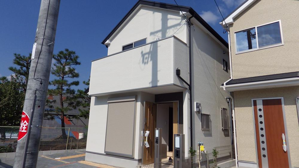 Local appearance photo. No. 1 destination