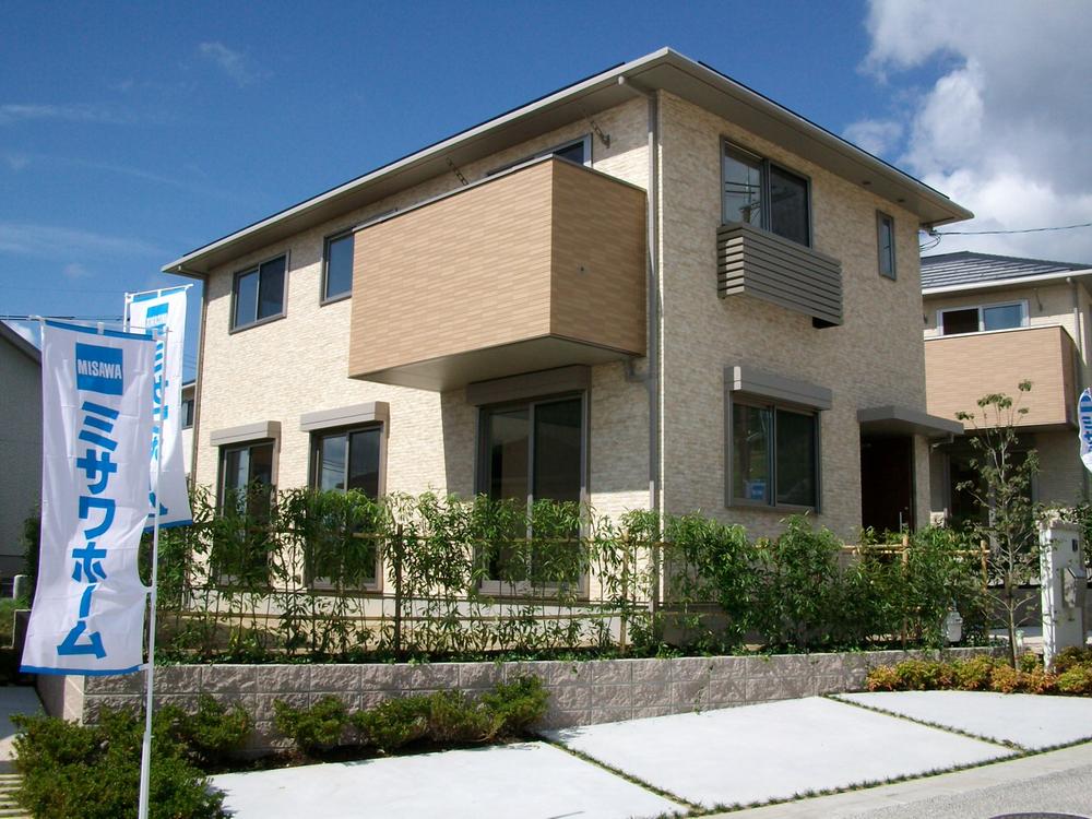 Local appearance photo. 7-10 No. land appearance photo. Parking space 2 cars. Garden is located in the south.