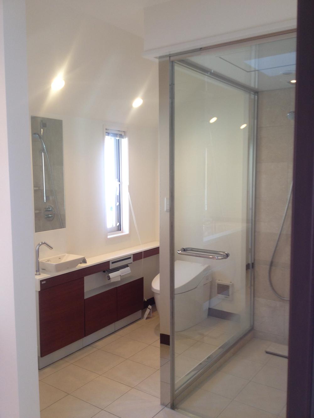 Bathroom. Indoor (11 May 2013) Shooting 2F shower room