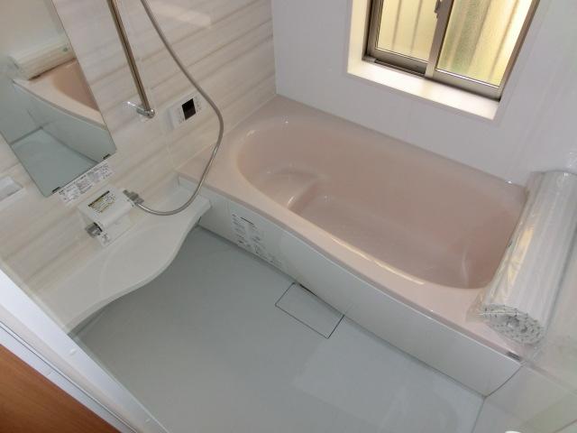 Bathroom. Local (April 2013) Shooting