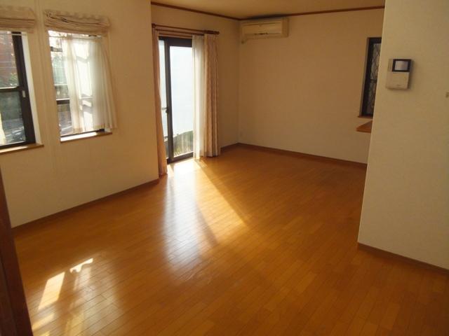 Living. Indoor (12 May 2013) Shooting