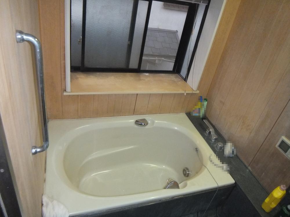 Bathroom. Room (spacious and relaxing bathroom)