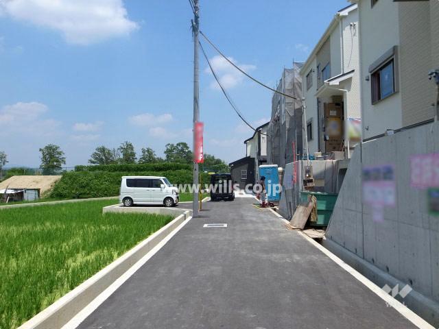 Local photos, including front road. Local (April 2013) Shooting