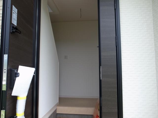 Wash basin, toilet. Indoor (July 2013) Shooting