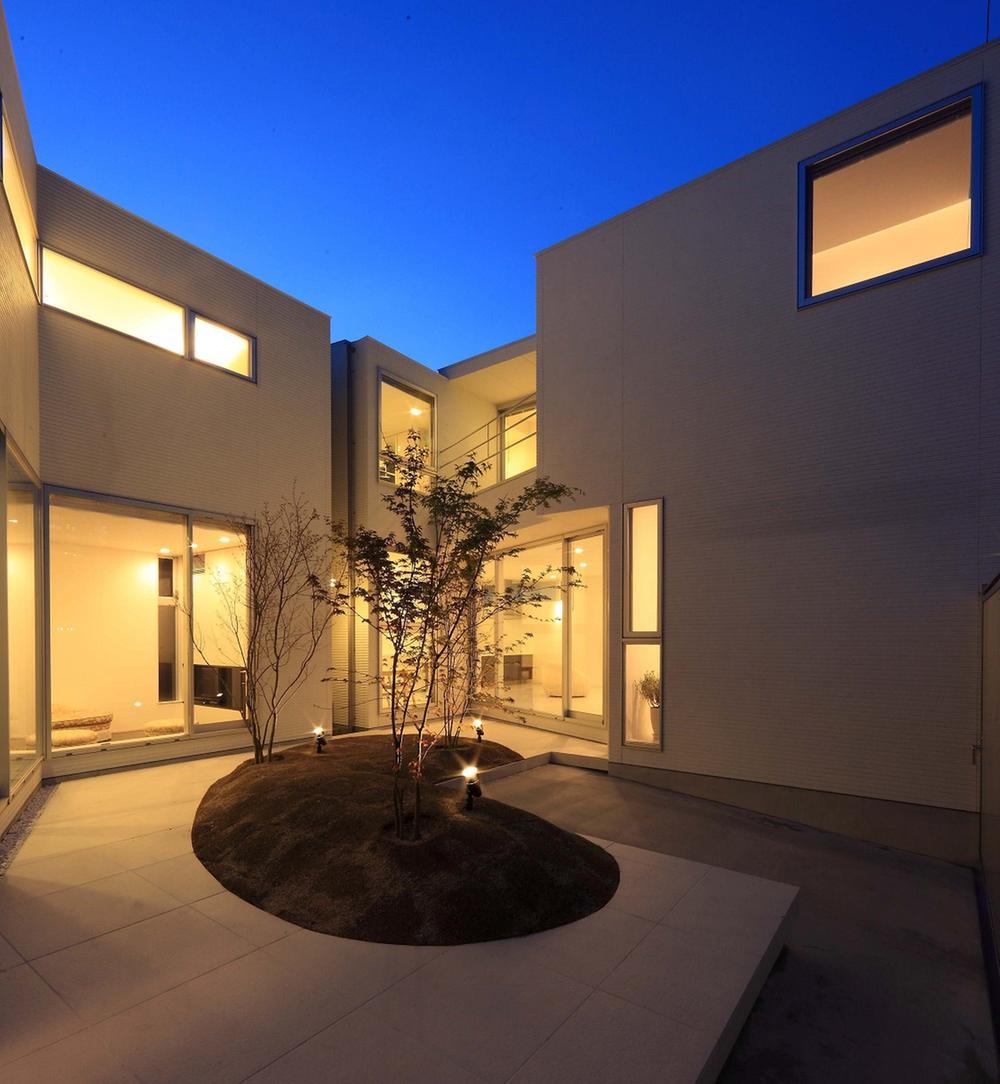 Building plan example (exterior photos).  ◆ How is it even in the courtyard in a stylish white appearance? ◆ Land basis about 51.42 square meters! I will go with spacious living!