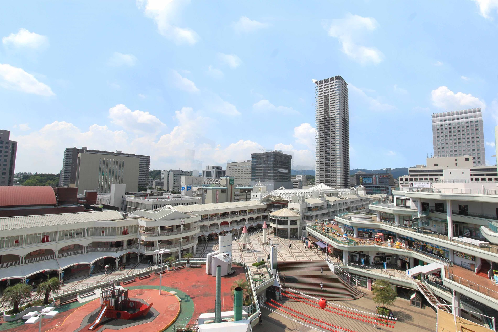 Other Environmental Photo. Northern Osaka express line "Senri" 2000m to the station  [Walk 25 minutes] In the starting station, Because we rode the subway Midosuji, One happy to be to Namba also to Umeda. Also busy dad at work because sitting can commute, It can afford in the morning commute time