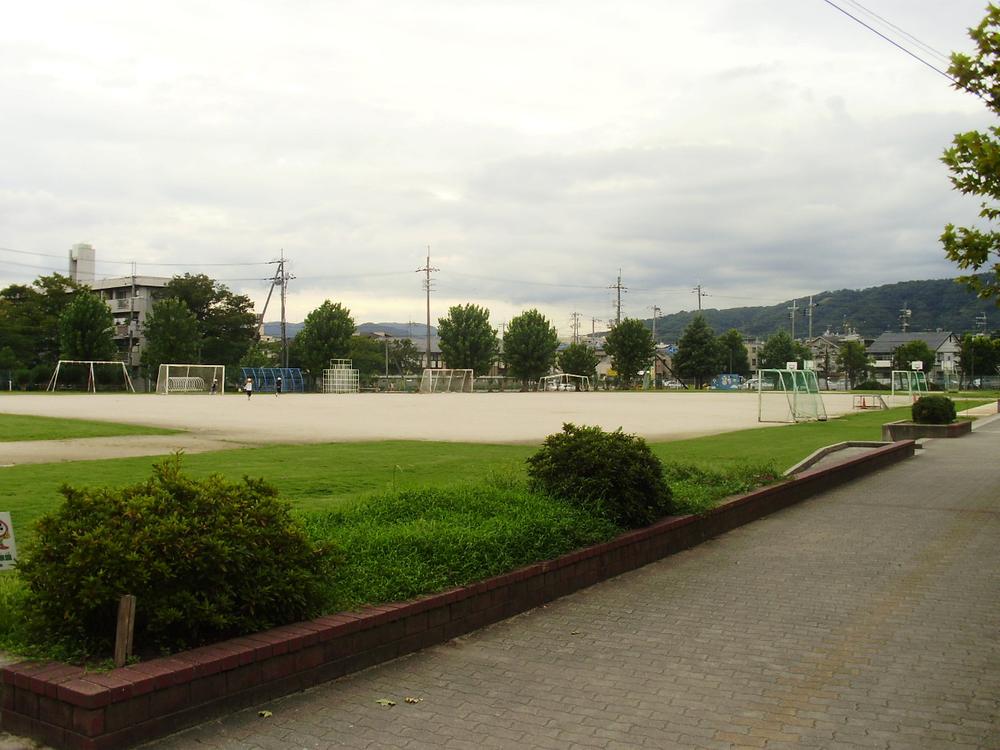 Primary school. 867m to Mino Municipal Southwest Elementary School
