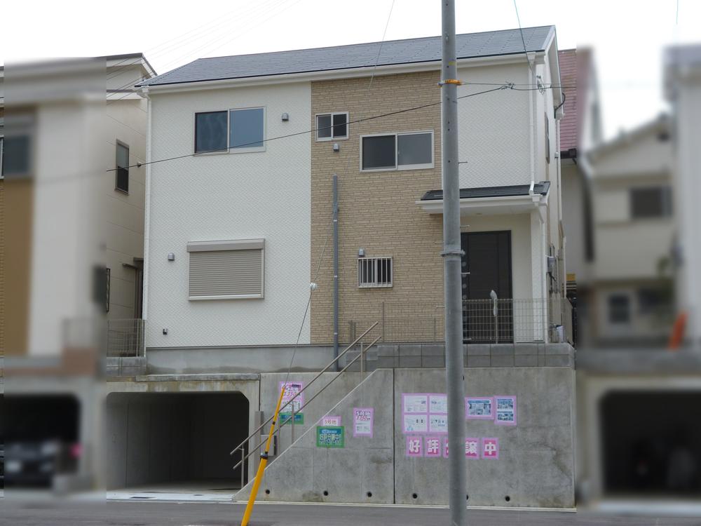 Local appearance photo. Local (11 May 2013) Shooting