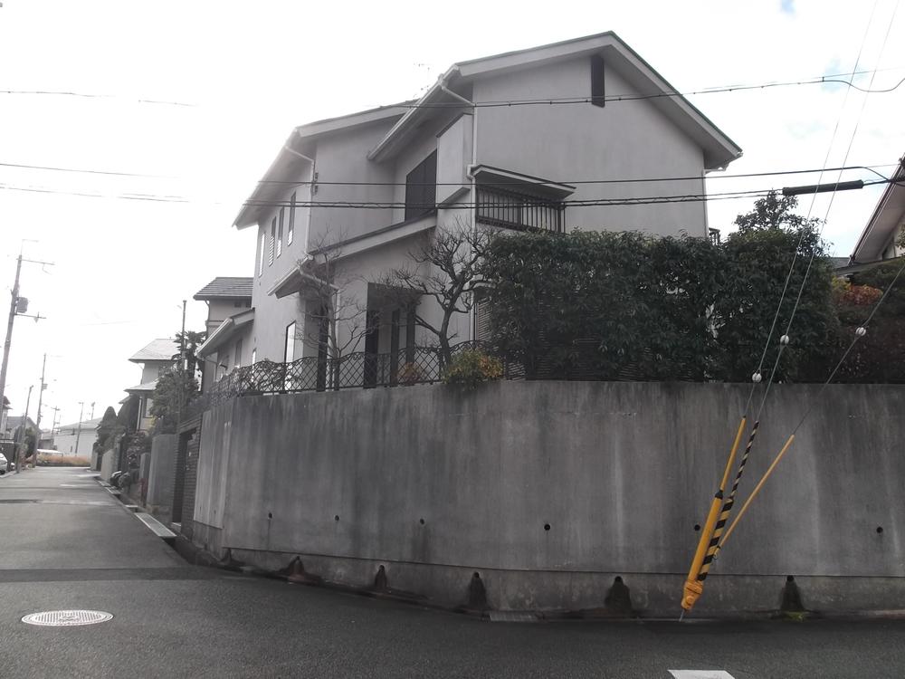 Local appearance photo. Local (12 May 2013) Shooting