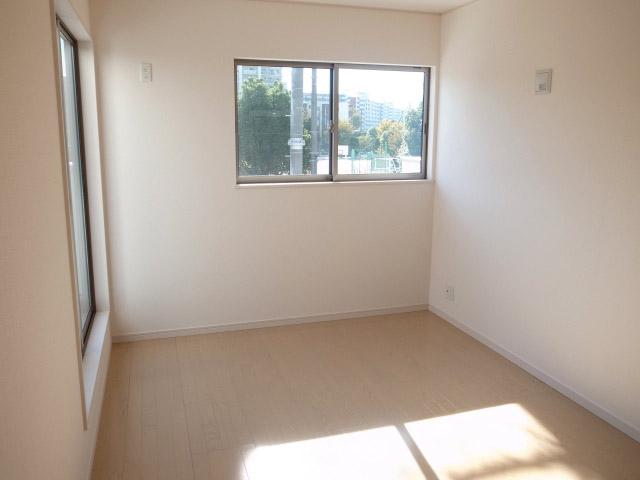 Non-living room. Local (11 May 2013) Shooting