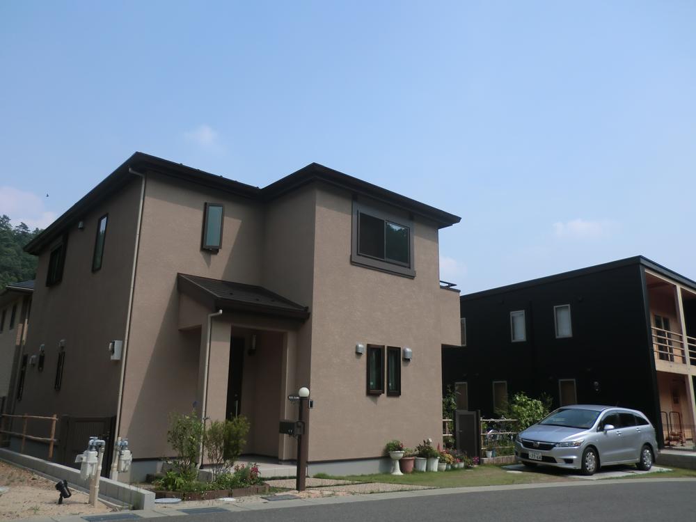 Local appearance photo. Front road is spacious road width of about 6.6m! (June 2013) Shooting