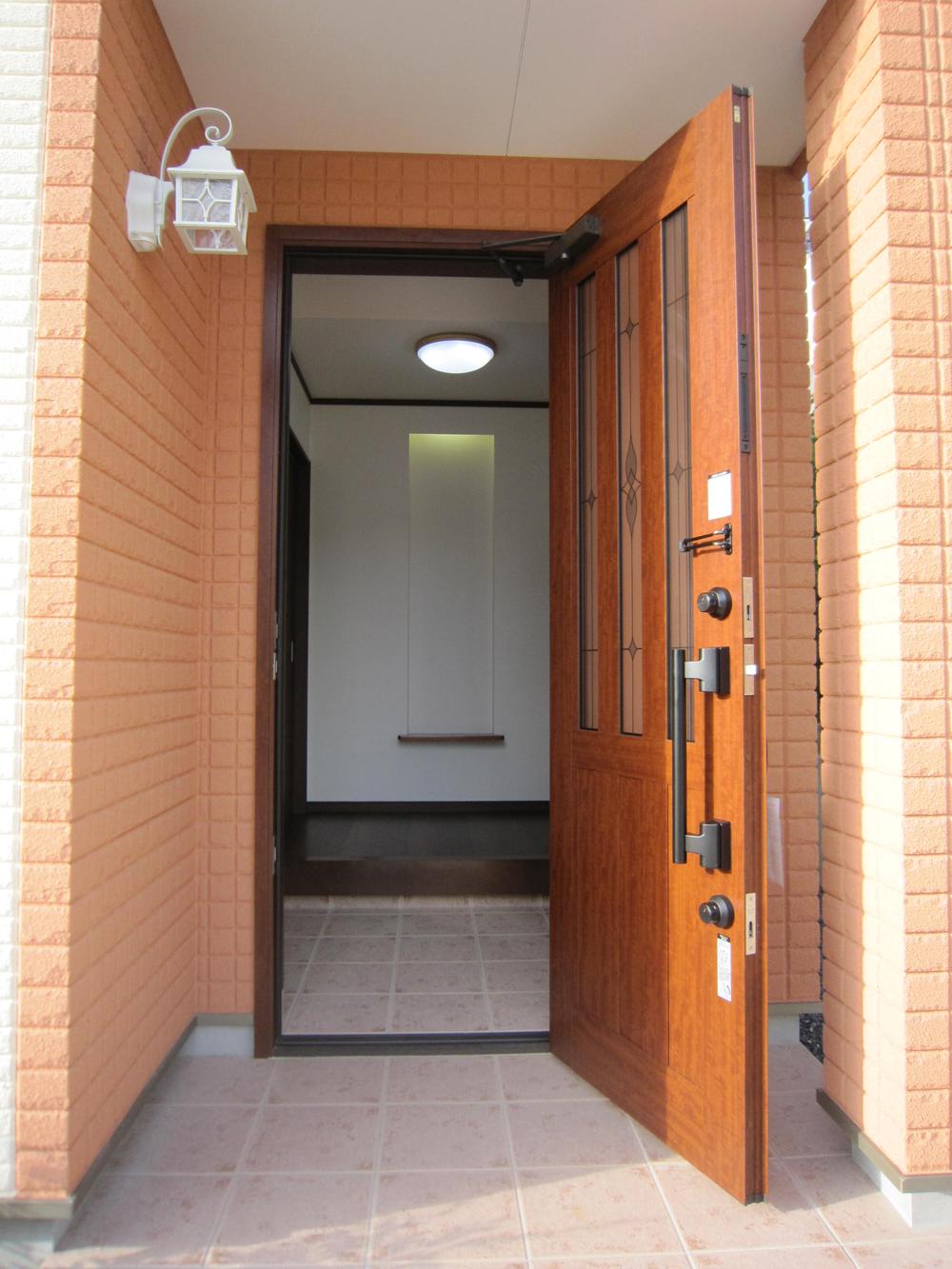 Entrance. The sensor function with porch light were installed.