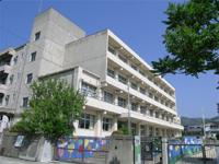 Primary school. Until the middle elementary school 960m