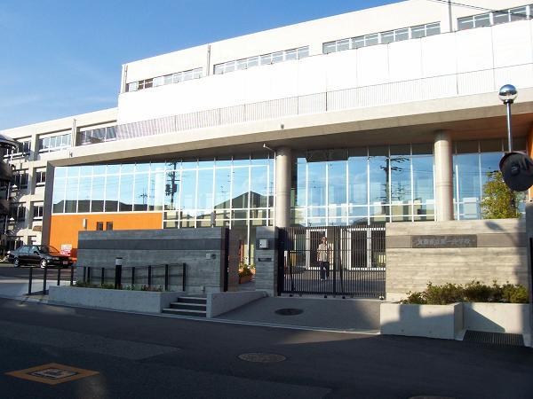 Junior high school. Mino 1225m to stand first junior high school