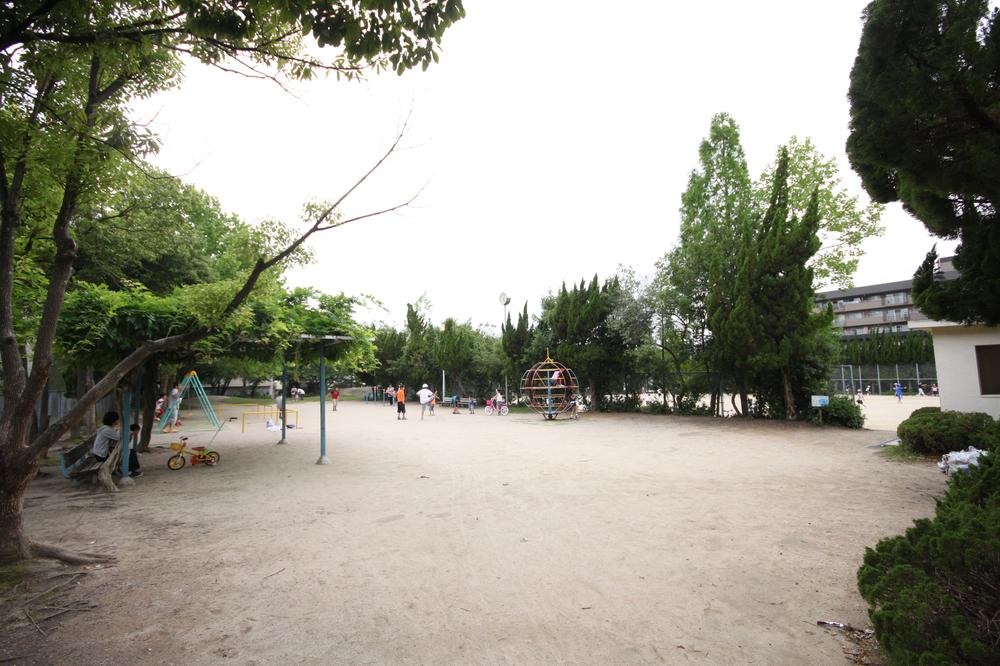 park. 652m until Sugitani park