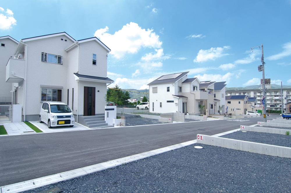 Local photos, including front road. Local (08 May 2013) Shooting