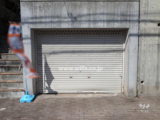 Parking lot. Local (September 2013) Shooting