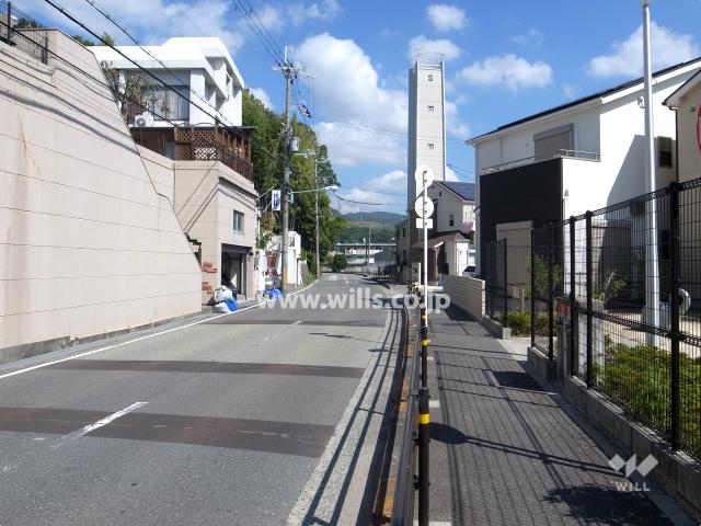 Local photos, including front road. Local (September 2013) Shooting