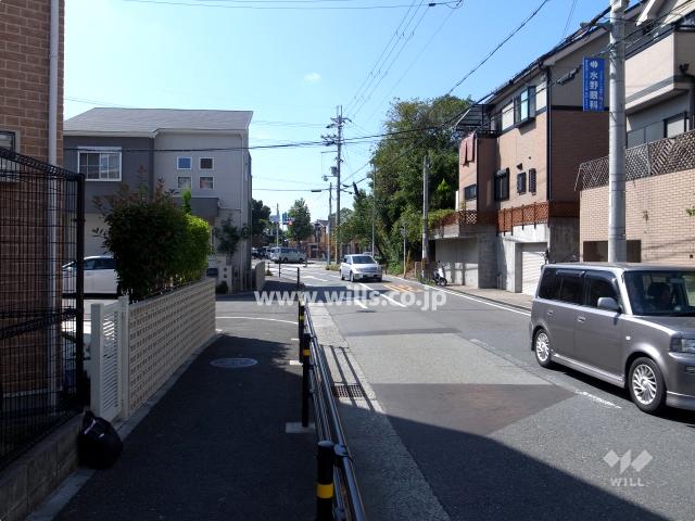 Local photos, including front road. Local (September 2013) Shooting