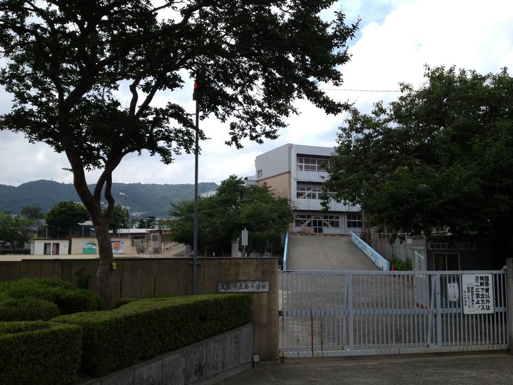 Primary school. Minoo City To the south elementary school 960m walk 12 minutes